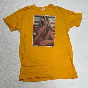 Vintage Farrah fawcett Hanes 70’s Graphic Yellow T-Shirt sz medium rare